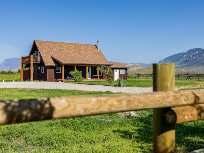 cody rental with views